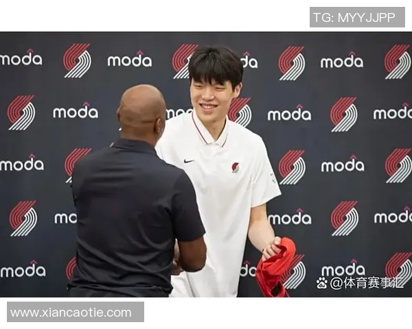 杨瀚森传球技巧解析与比赛中的关键时刻表现探讨 杨瀚森传球技巧解析与比赛中的关键时刻表现探讨