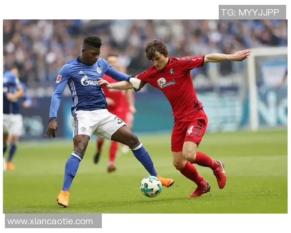 沙尔克04力克客场压力战平帕德博恩反超巡争冠局势